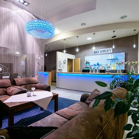 Hotel Nowy Dwor Trzebnica Εξωτερικό φωτογραφία