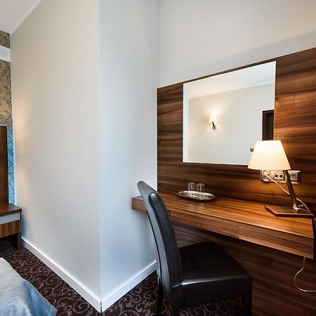 Hotel Nowy Dwor Trzebnica Εξωτερικό φωτογραφία