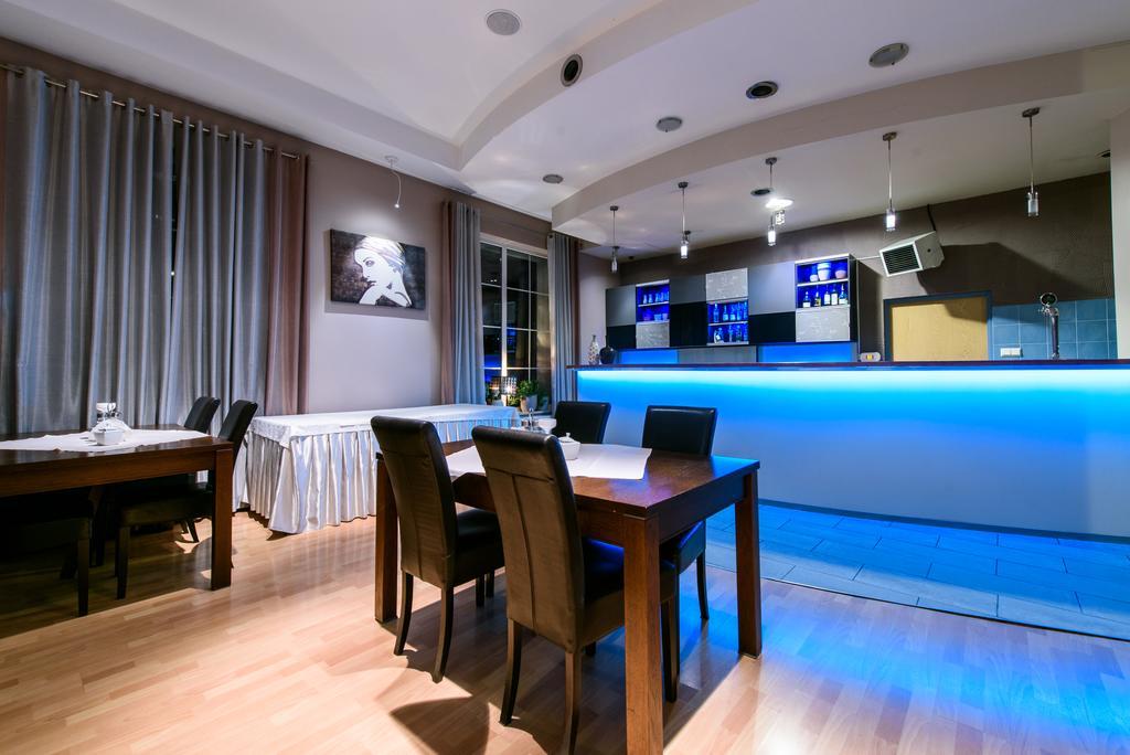Hotel Nowy Dwor Trzebnica Εξωτερικό φωτογραφία