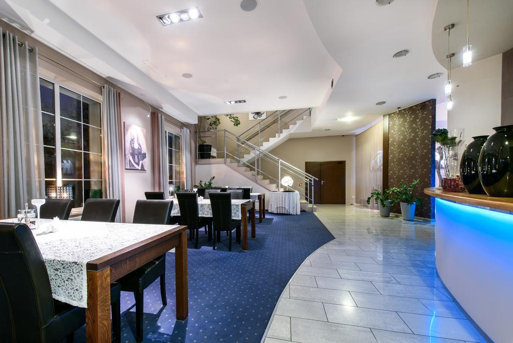 Hotel Nowy Dwor Trzebnica Εξωτερικό φωτογραφία