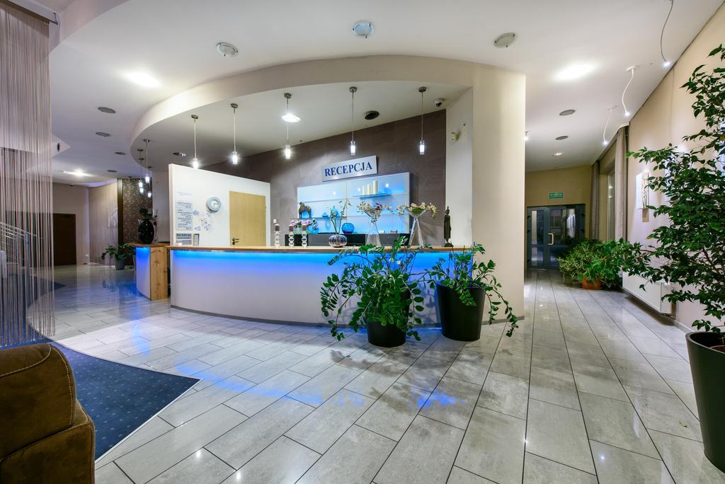 Hotel Nowy Dwor Trzebnica Εξωτερικό φωτογραφία