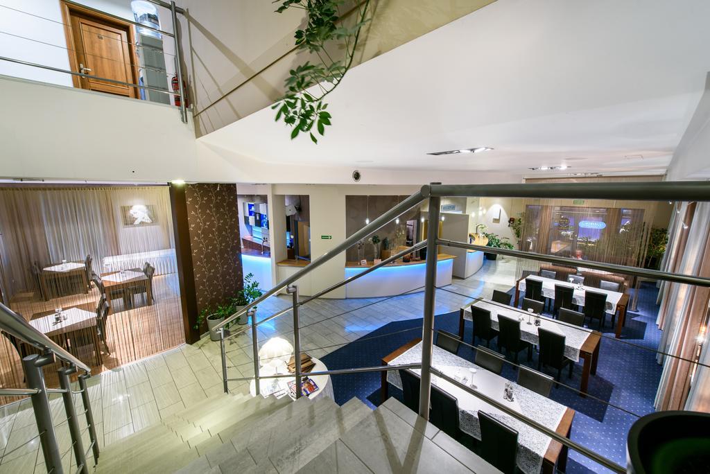 Hotel Nowy Dwor Trzebnica Εξωτερικό φωτογραφία