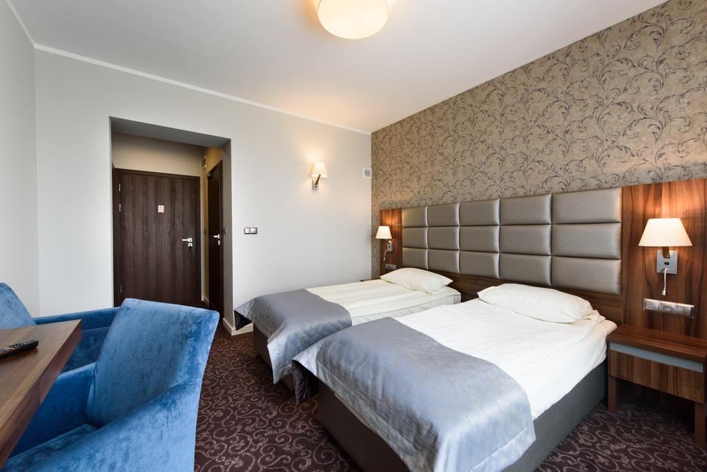 Hotel Nowy Dwor Trzebnica Εξωτερικό φωτογραφία