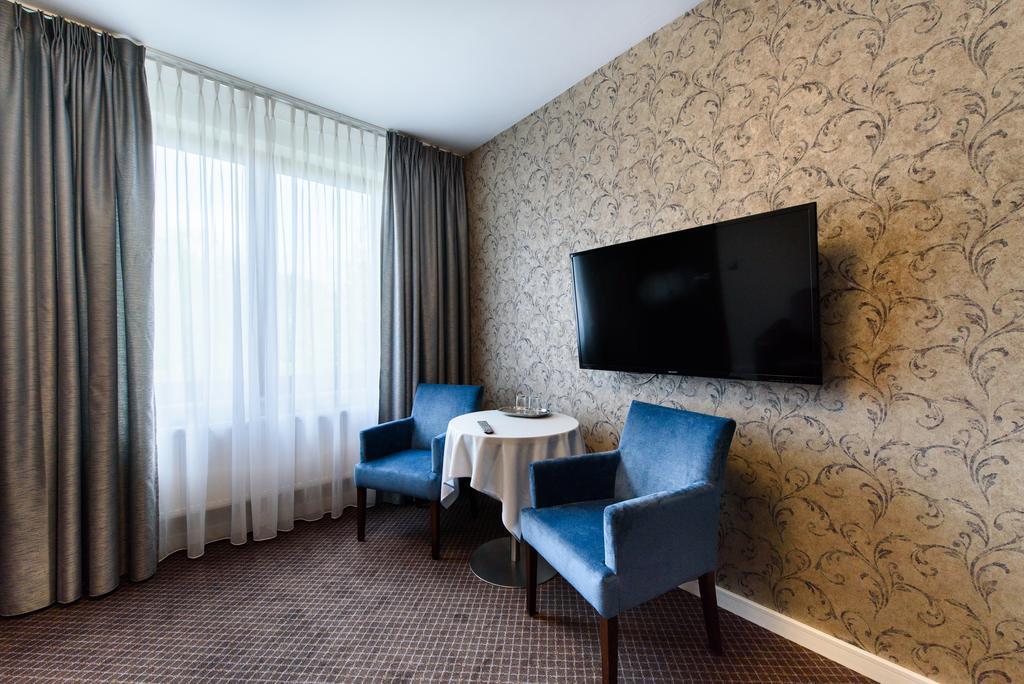 Hotel Nowy Dwor Trzebnica Εξωτερικό φωτογραφία