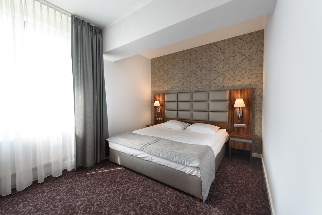Hotel Nowy Dwor Trzebnica Εξωτερικό φωτογραφία