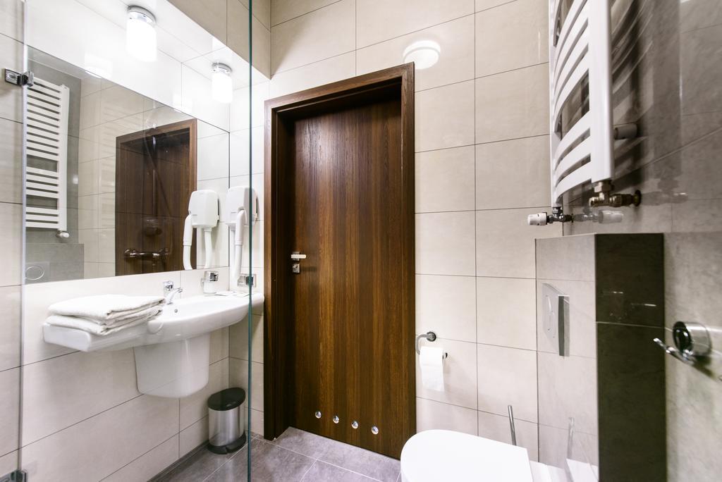 Hotel Nowy Dwor Trzebnica Εξωτερικό φωτογραφία