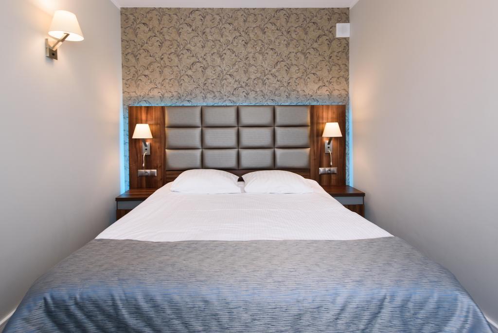 Hotel Nowy Dwor Trzebnica Εξωτερικό φωτογραφία