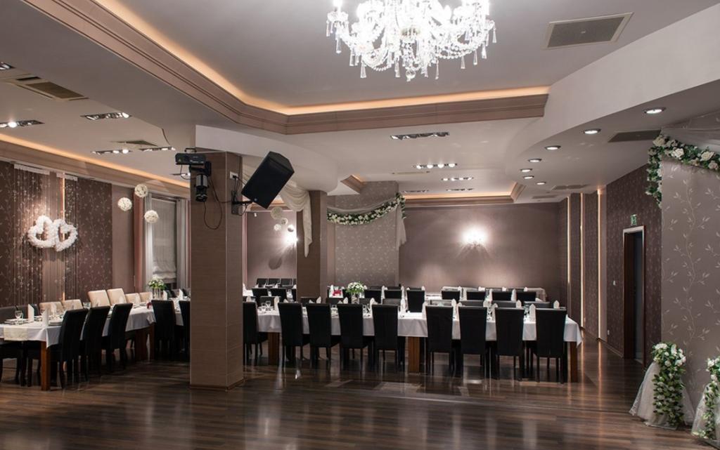 Hotel Nowy Dwor Trzebnica Εξωτερικό φωτογραφία