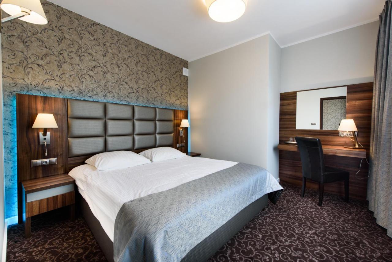 Hotel Nowy Dwor Trzebnica Εξωτερικό φωτογραφία