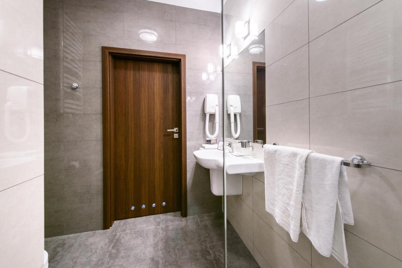 Hotel Nowy Dwor Trzebnica Εξωτερικό φωτογραφία