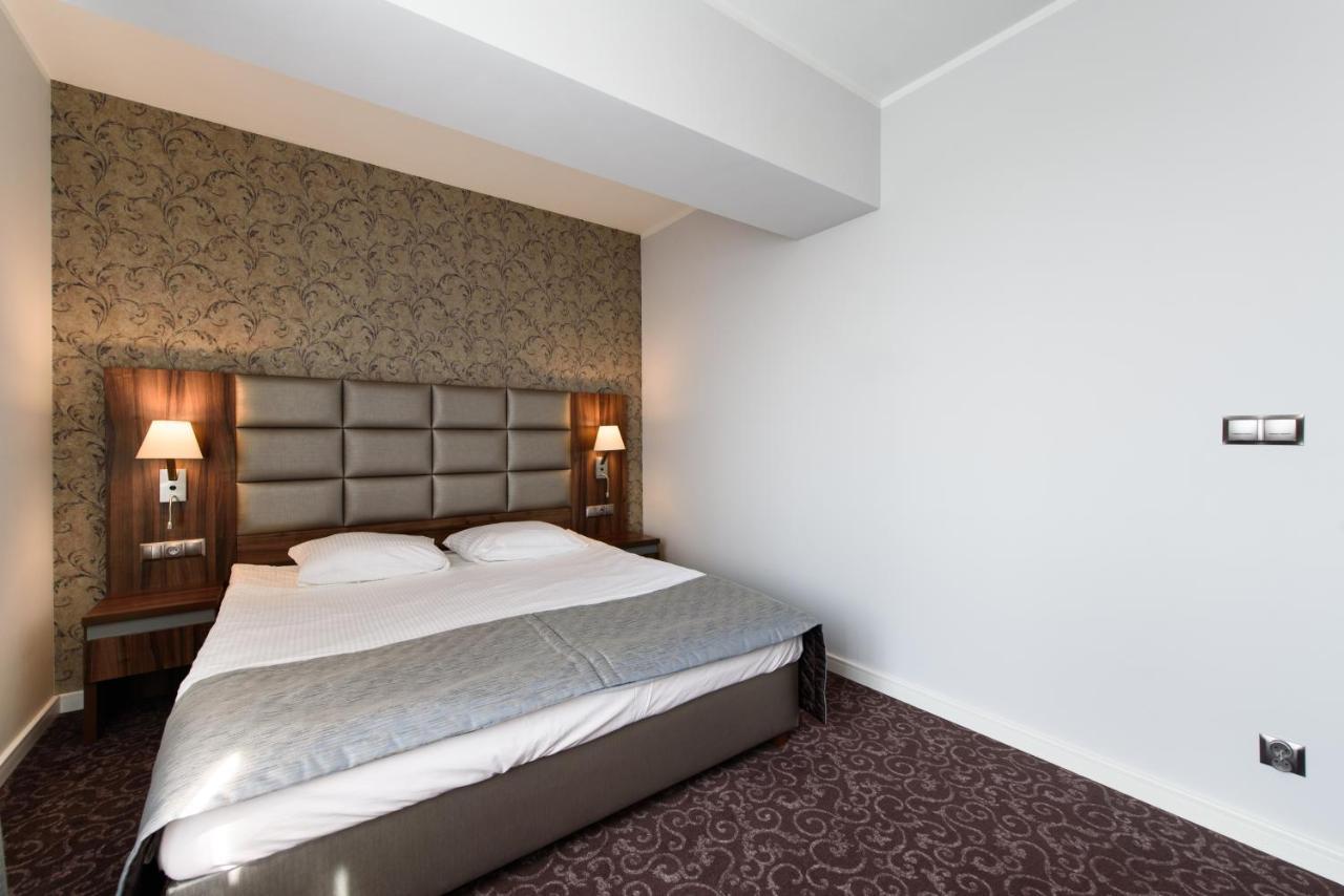 Hotel Nowy Dwor Trzebnica Εξωτερικό φωτογραφία